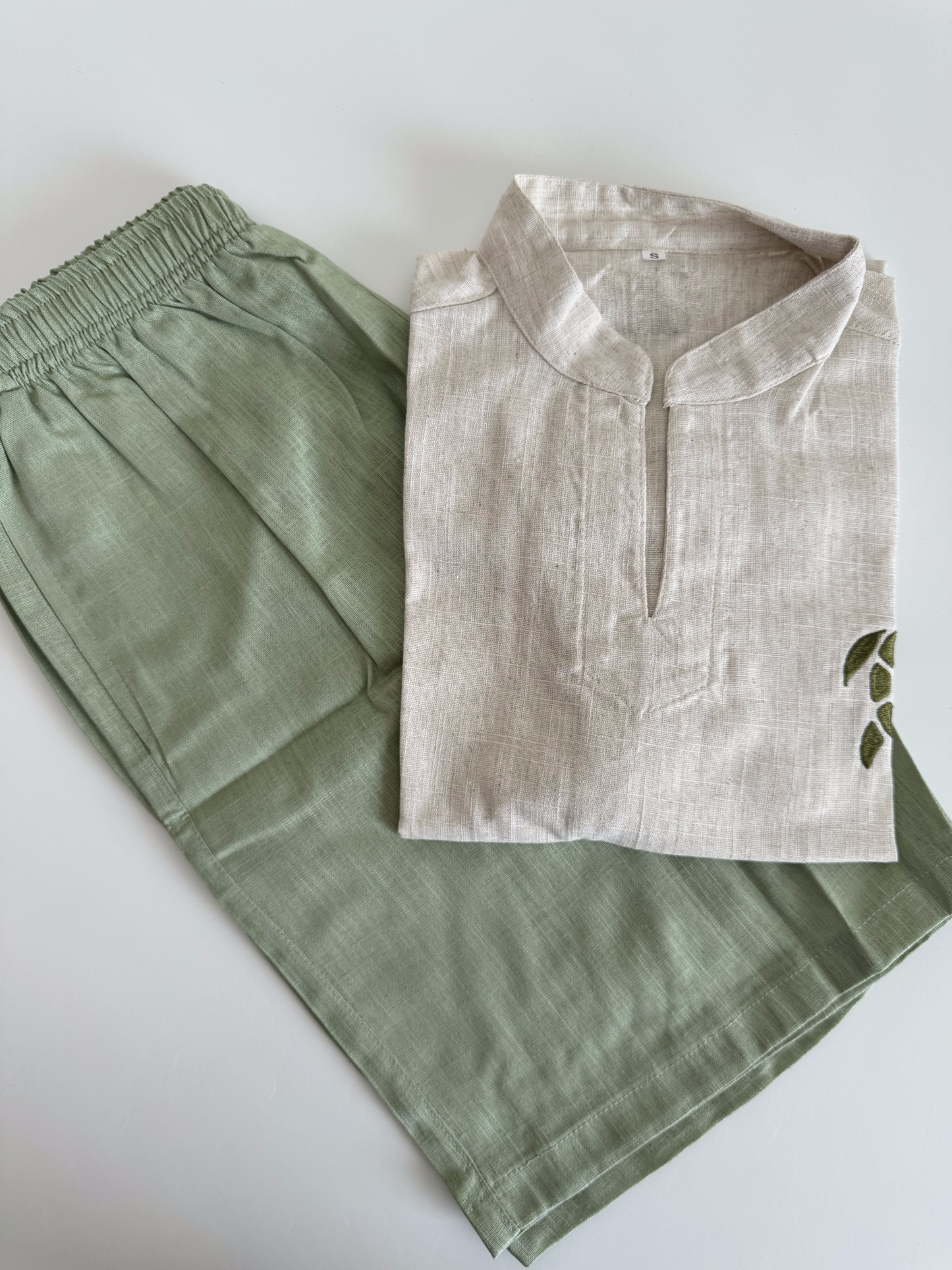Linen beige tshirt short sleeve & light green short