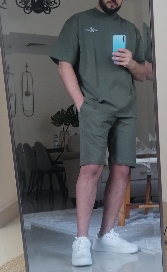 Army green t-shirt with short
